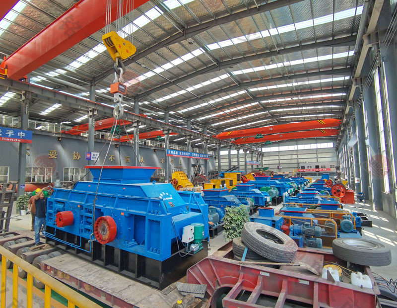  鵝卵石對輥制砂機多少錢一臺？