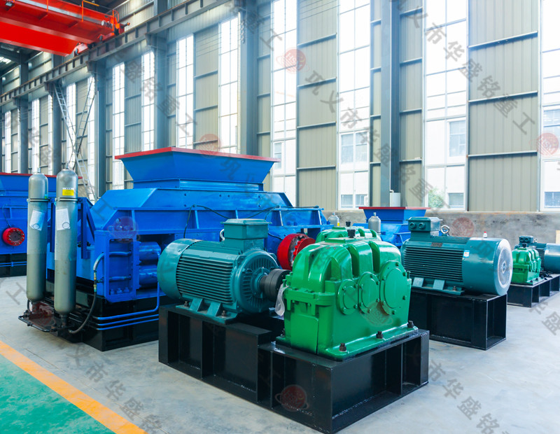 時產100噸米石對輥制砂機哪個廠家好用？多少錢一臺？