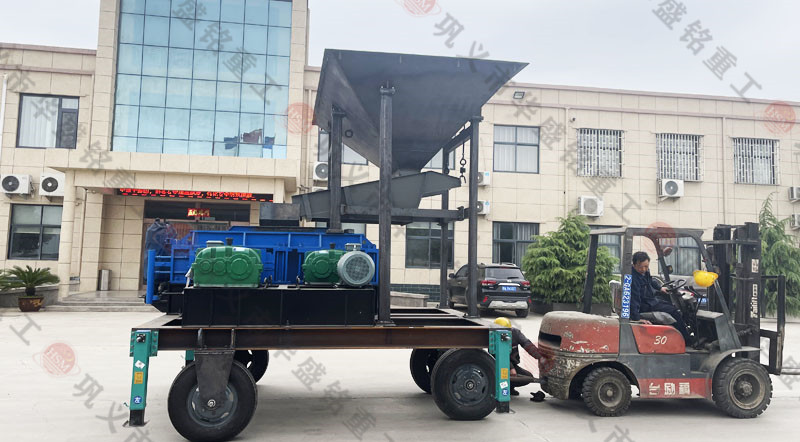 QQ圖片20220508094253 對輥制砂機(jī)